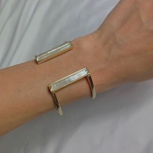 KENDRA SCOTT GAVIN CUFF BRACELET IN IRIDESCENT